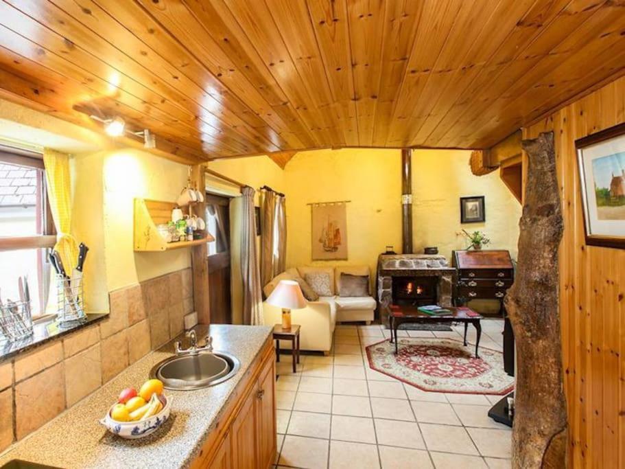 Traditional 18Th Century Converted Stables เว็กซ์ฟอร์ด ภายนอก รูปภาพ